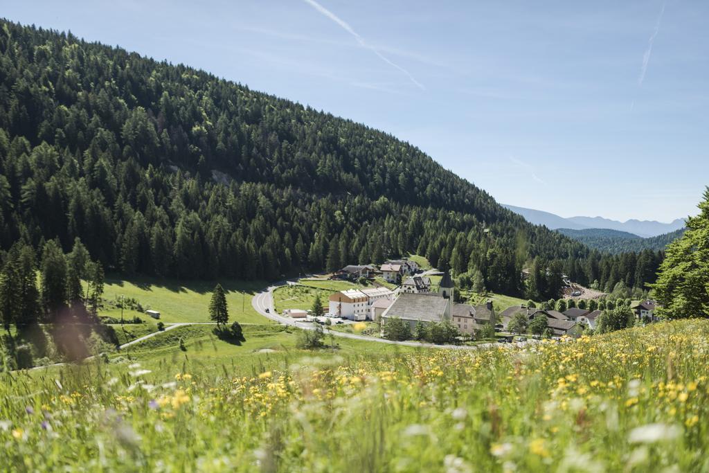 Zum Hirschen Boutique Hotel Val Di Non Unsere Liebe Frau im Walde Exterior foto
